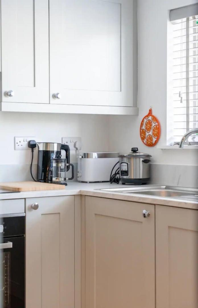 Stylish Cardiff City Apartment Bagian luar foto